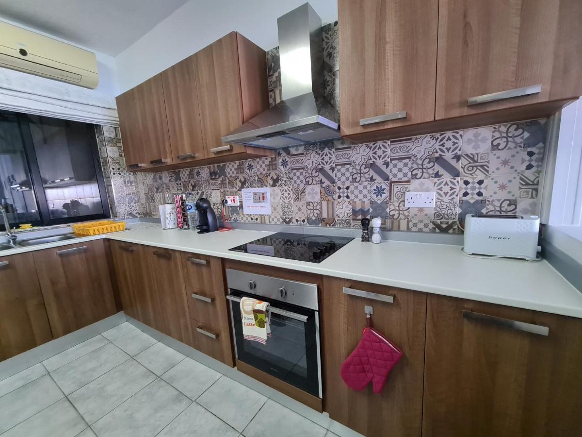 Spacious Seafront Apt Next To Sliema-Valeta Ferry Екстериор снимка