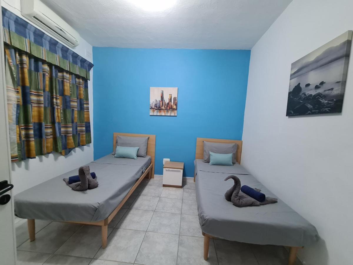 Spacious Seafront Apt Next To Sliema-Valeta Ferry Екстериор снимка
