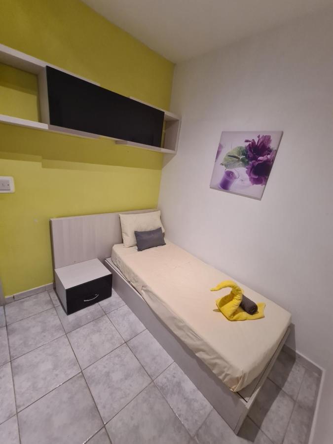 Spacious Seafront Apt Next To Sliema-Valeta Ferry Екстериор снимка