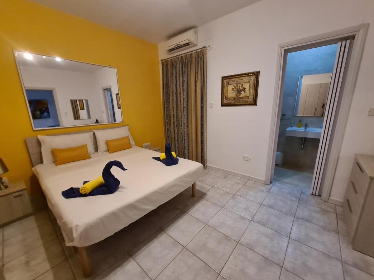 Spacious Seafront Apt Next To Sliema-Valeta Ferry Екстериор снимка