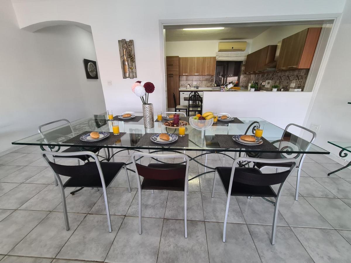 Spacious Seafront Apt Next To Sliema-Valeta Ferry Екстериор снимка
