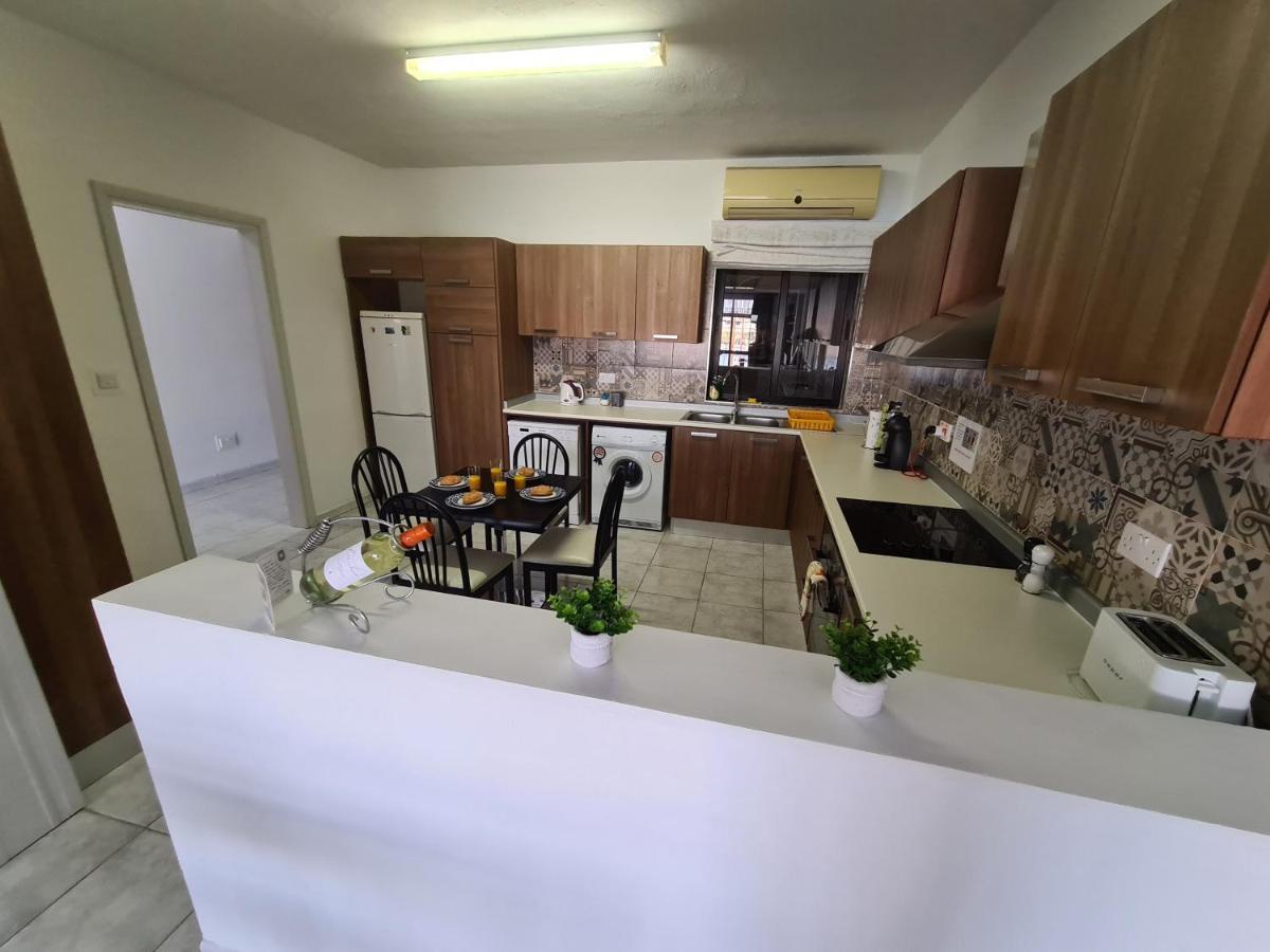 Spacious Seafront Apt Next To Sliema-Valeta Ferry Екстериор снимка